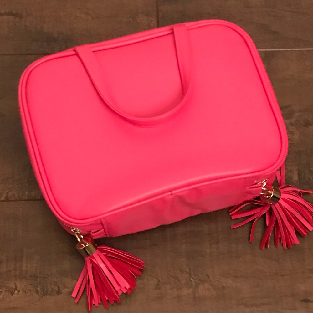 🌞Pottery Barn Pink Makeup overnight Bag w/tassels